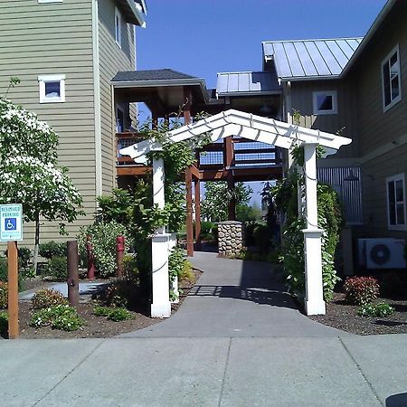 Homestead Resort Lynden Екстериор снимка